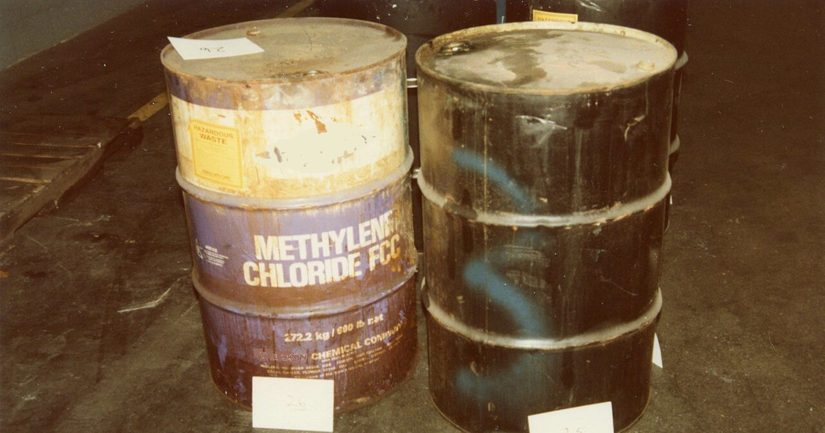 After years of advocacy by parents who lost their sons to this deadly chemical, @EPA has finalized a ban on most uses of #MethyleneChloride. This ruling will save lives! We urge EPA to provide greater protection to workers who could still be at risk. toxicfreefuture.org/press-room/epa…