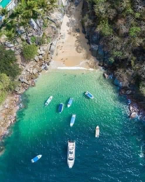 Playa  Colomitos, Puerto Vallarta , México 🇲🇽