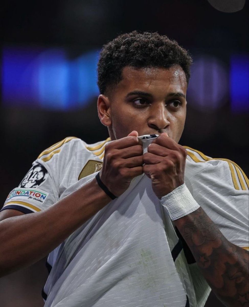 PlayerQuotesHub's tweet image. 🗣️ Rodrygo: “What we saw from Kroos to Vinicius was incredible. He shows that age does not matter.”