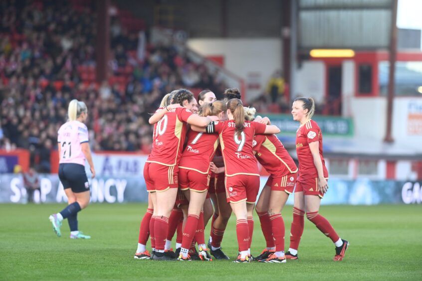 A record attendance were treated to a goalfest as Aberdeen Women and Montrose fought out a 3-3 draw in their SWPL encounter at Pittodrie. Match report, pictures and reaction here: buff.ly/4b9XaRe