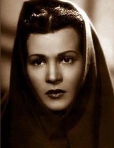 30 aprile 1945 - L’attrice Luisa Ferida e il bimbo che portava in grembo furono fucilati dai partigiani.
L’esecutore materiale del duplice omicidio affermò che l’ordine arrivò direttamente da SP