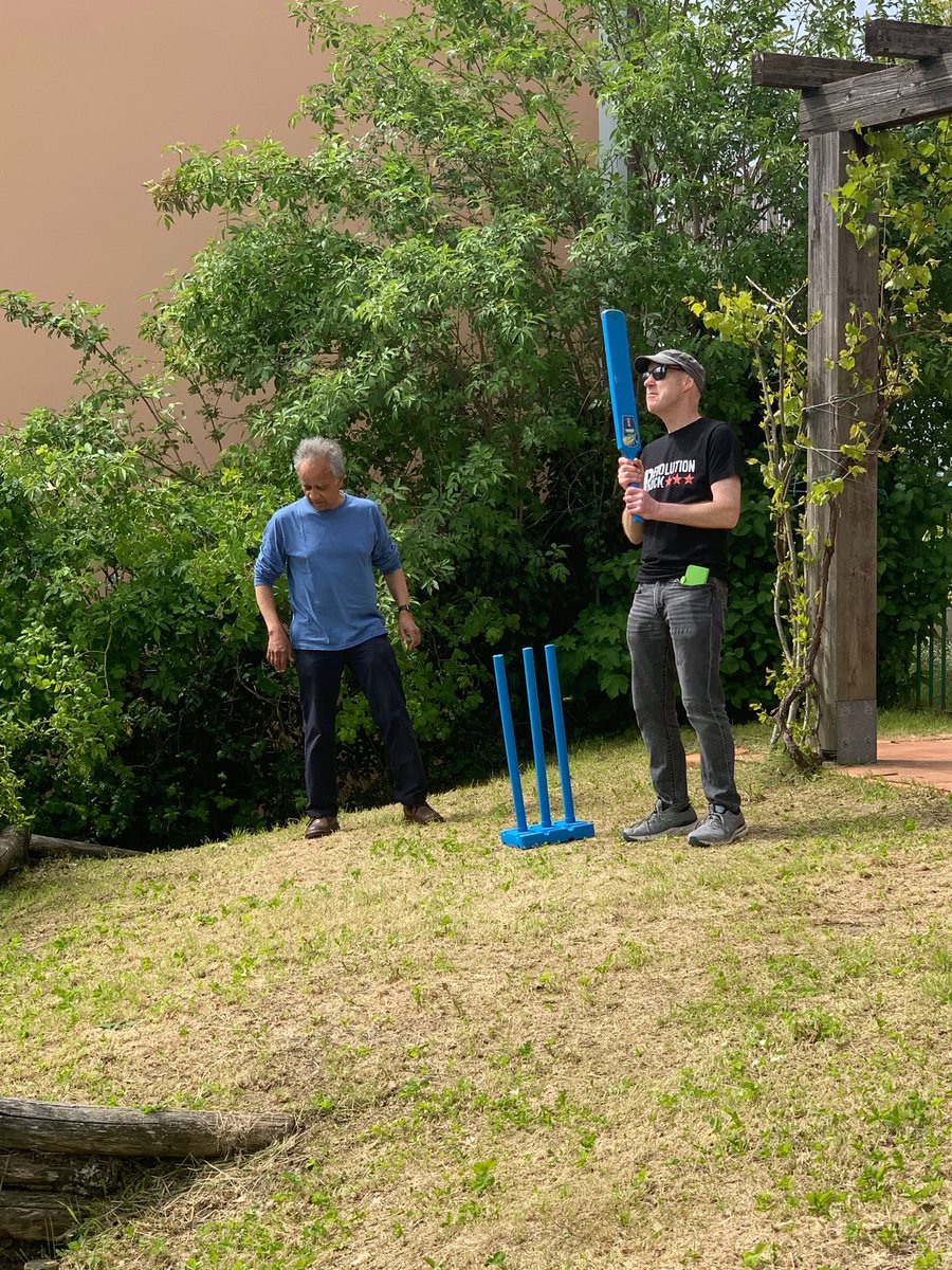 This is the new IPL - the Italian Premier League, 3000 feet above sea level and the pitch is not a road, more a piece of heavily shaved grass. @rp225522 & @muirton71 prepare to face some less than testing bowling.