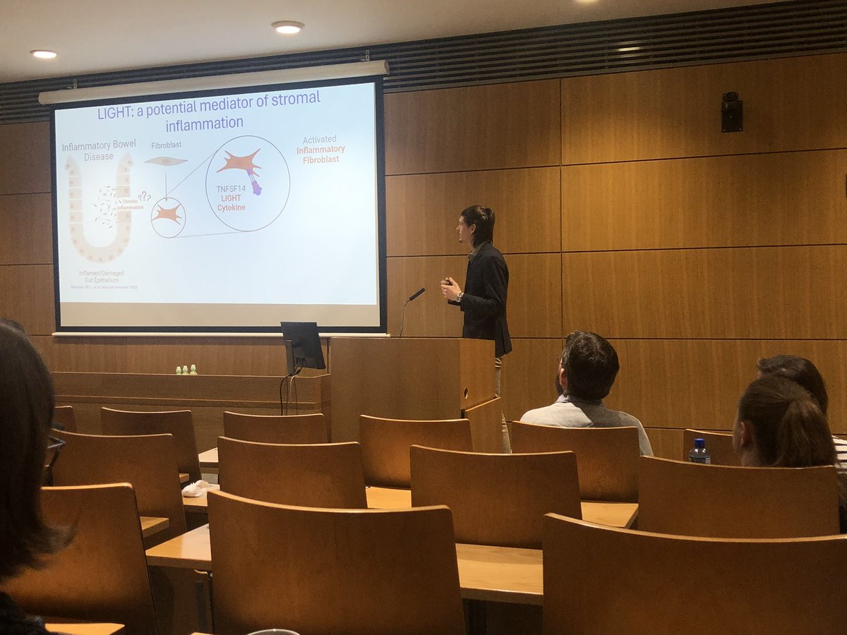 Amazing job by @CianOhlendieck today presenting his work on how hypoxia signaling impacts inflammatory fibroblasts 😎 thanks @UCD_Conway for the chance to showcase his work.