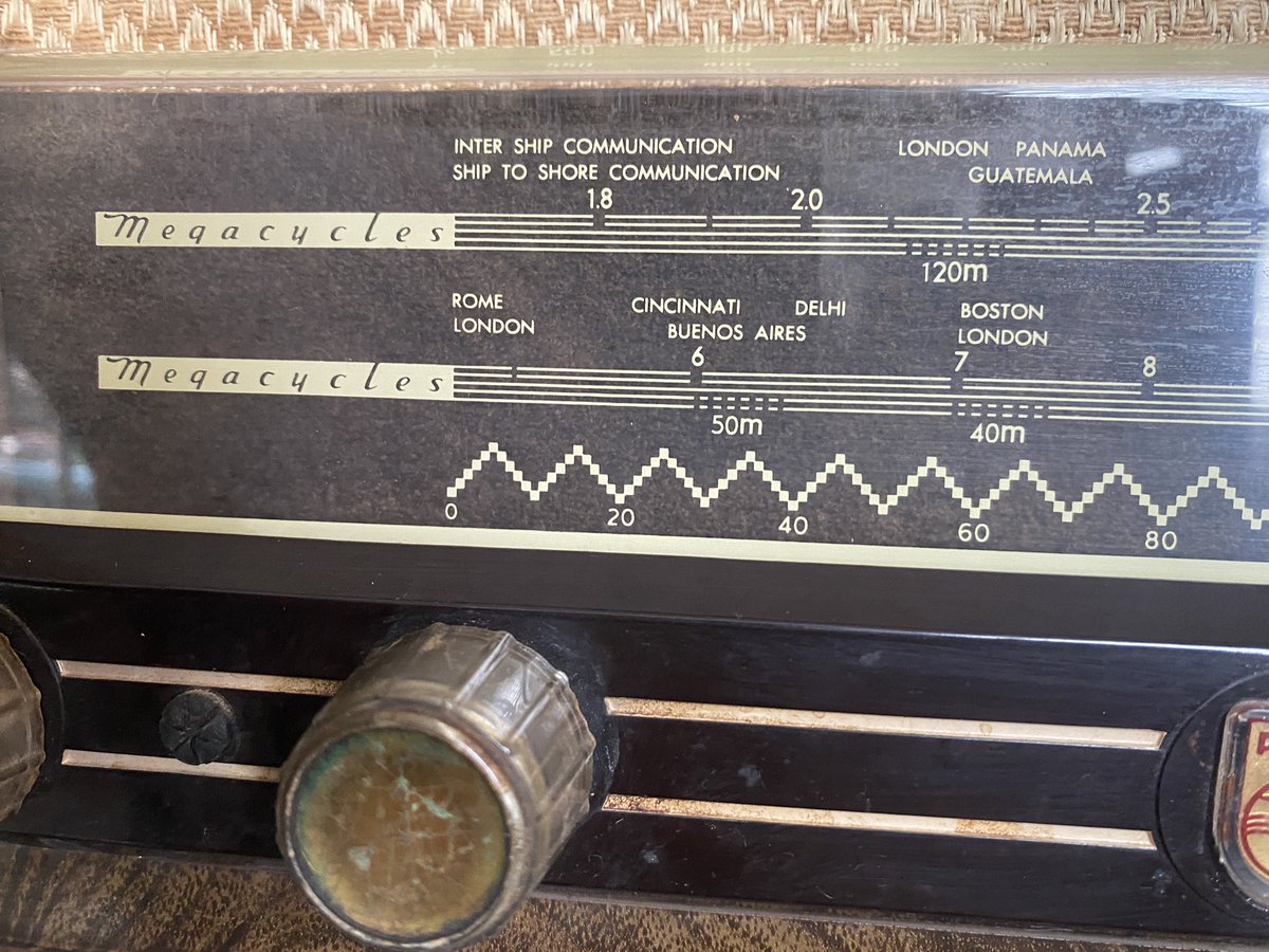Computation_Ca's tweet photo. We’ve had our fair share of old items come in for #recycling but at 70 years this may be the oldest! This is a #Philips Model 725 radio, manufactured in Canada in 1954. Featuring both medium and shortwave bands and good old fashioned vacuum tube technology (6 tubes), this… https://t.co/j8785V476U