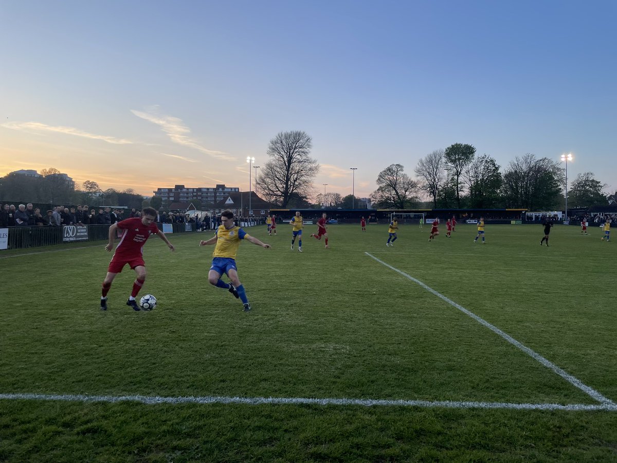 FT: Eastbourne Town 2-0 Hassocks.
Town through to play off final after convincing win. The hosts started strong, holding Hassocks hostage in their own box. The visitors fought back but could not score, including a penalty which was saved late on. ⚽️