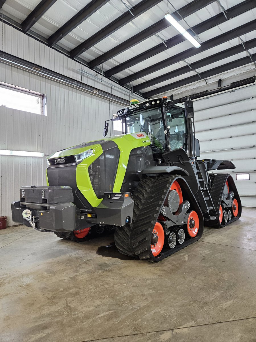 claasscott's tweet photo. Our first XERION 12.650TT is just about ready to hit the field! CVT transmission, putting power to the ground where it belongs! #claas #albertaagcentre #plant24 https://t.co/pdiD89lZi7