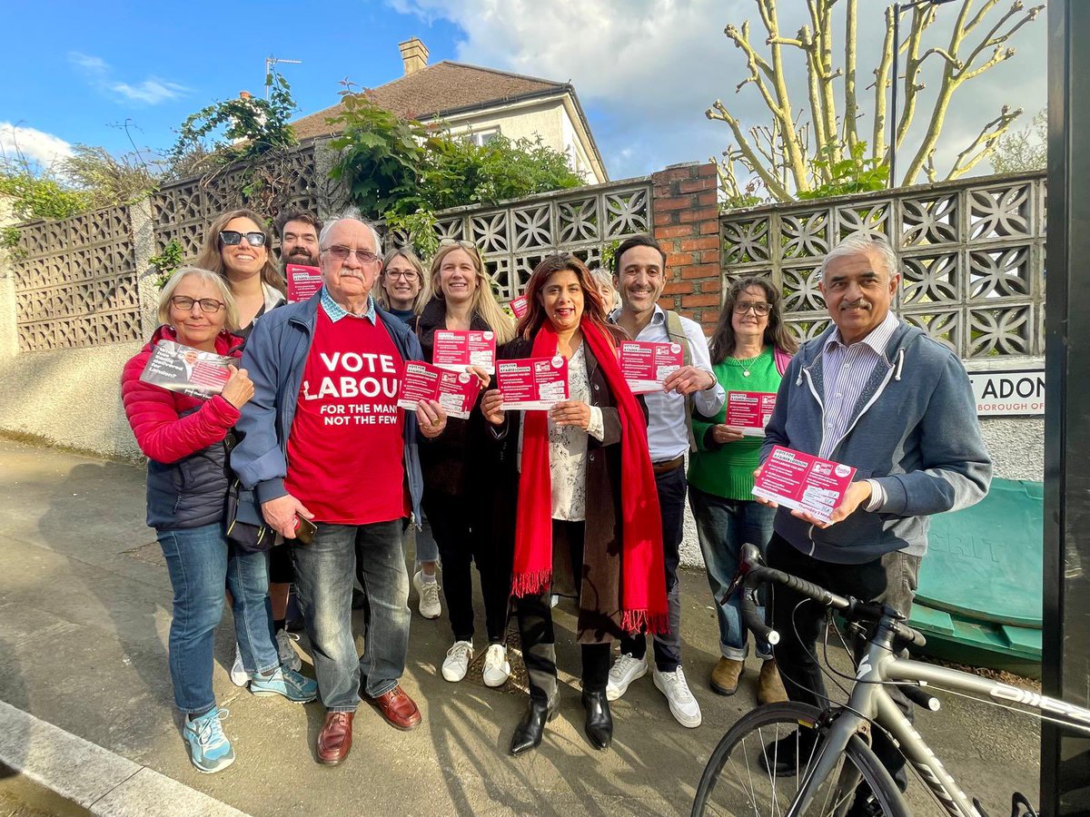 Great to be out campaigning in Dulwich Hill this evening with our brilliant London Assembly Member @LabourMarina Marina worked tirelessly to get free school dinners for every primary school child in London. Let’s get her and @SadiqKhan re-elected on Thursday 🌹