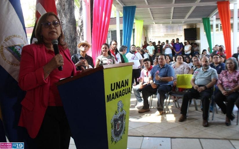 Con un acto cultural y colocación de flores, la comunidad universitaria de la Universidad Nacional Autónoma de Nicaragua (UNAN- Managua), develó en el pabellón 10 un mural en memoria a la vida y legado del comandante Tomás Borge Martínez. #SomosPLOMO19 #SoberaníayDignidadNacional