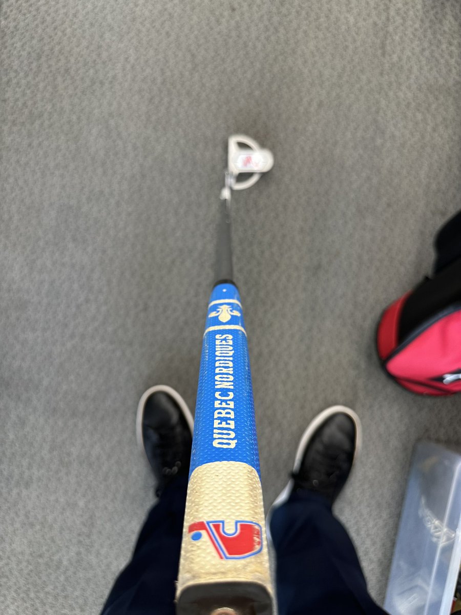 Spotted this putter in Eagan today. I hope that @Super70sSports has one of these in his bag.