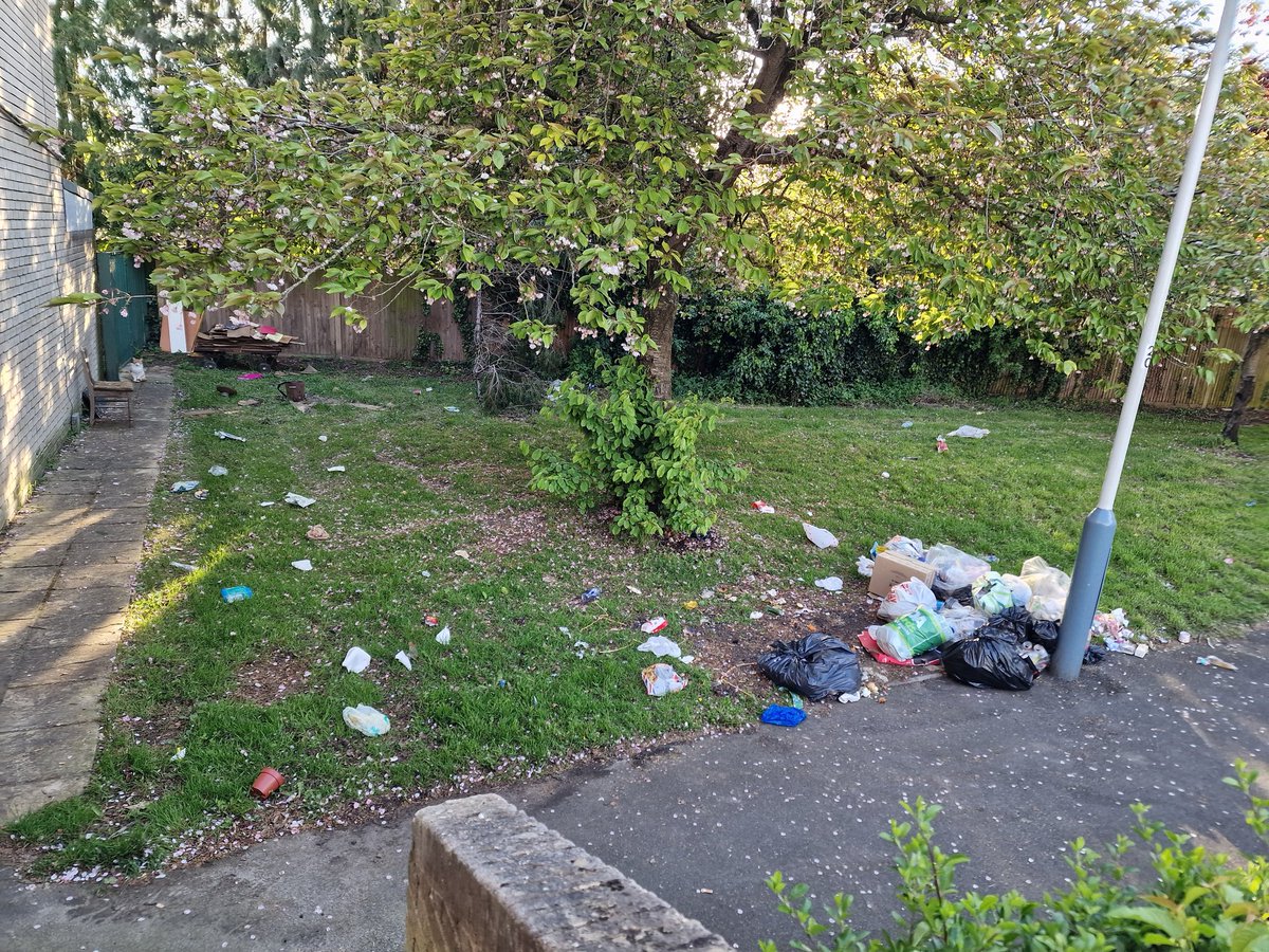 Tonight, we visited Mayfield Close, Hilllingdon East. With residents facing subsidence, many years of waits for Council repairs & clearly a disconnect from existing councillors, no wonder so many residents are keen for a Labour Councillor to take back control. #ToryBrokenBritain