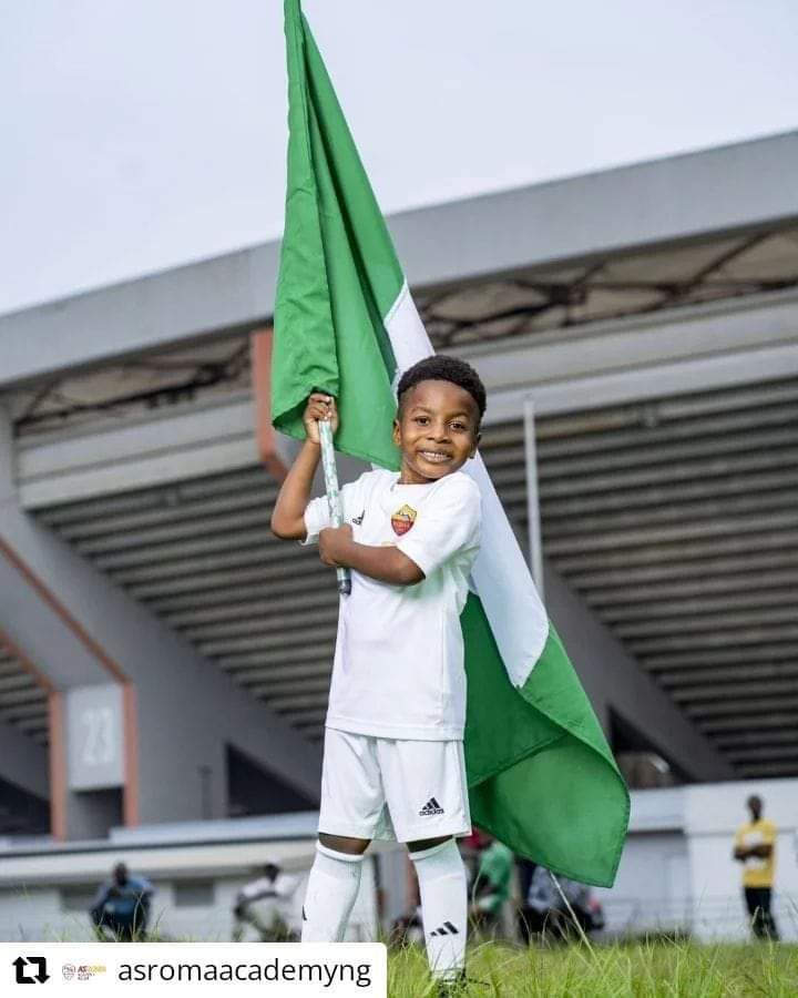 God bless Nigeria 🇳🇬 Retweet and Represent your state !! What state are you from ?