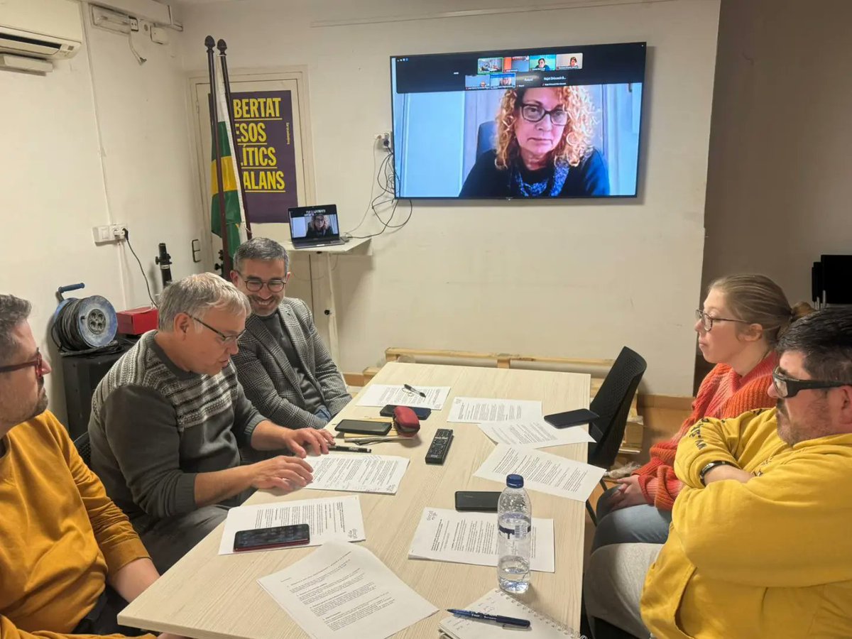 Raquel Arriaza (@rqlarriaza) on Twitter photo Reunio amb <a href="/GabrielFerDiaz/">Gabriel Fernàndez i Díaz</a>, Pere Farres, najat i vicky.
Com a representant del consell donar les gracies per escoltar les nostres propostes 😊 seguirem en contacte Reunio amb <a href="/GabrielFerDiaz/">Gabriel Fernàndez i Díaz</a>, Pere Farres, najat i vicky.
Com a representant del consell donar les gracies per escoltar les nostres propostes 😊 seguirem en contacte