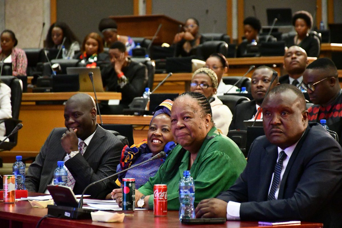 As the host, H.E. Chief Fortune Charumbira, President of the Pan-African Parliament, welcomed participants to the Development and Democracy Dialogue, marking 30 years of democracy in #SouthAfrica. The participants included Ministers Dr. Naledi Pandor, Maropene Ramokgopa, and…