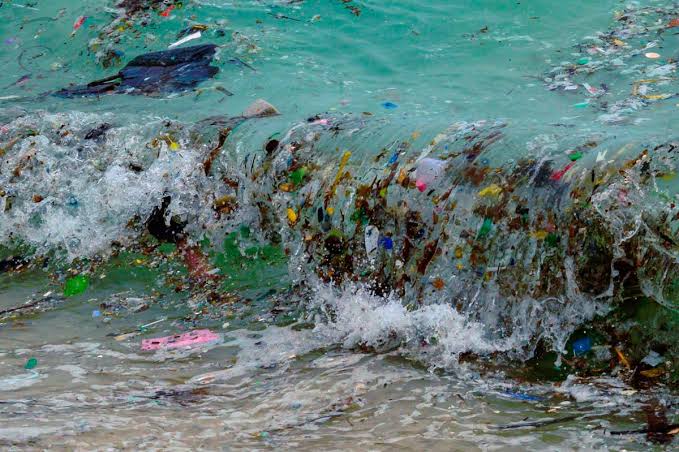 The weight of the plastic in the ocean is expected to be more than the ocean marine life by 2050. Scientists have shown that approximately 12 million tons of plastic enter our oceans each year, that’s about a full truckload of plastic waste every minute! Stop #PlasticPollution