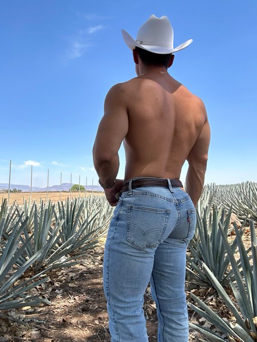 🍆🍆💦 https://t.co/OohhAogG7D https://t.co/JWRNGapQH0