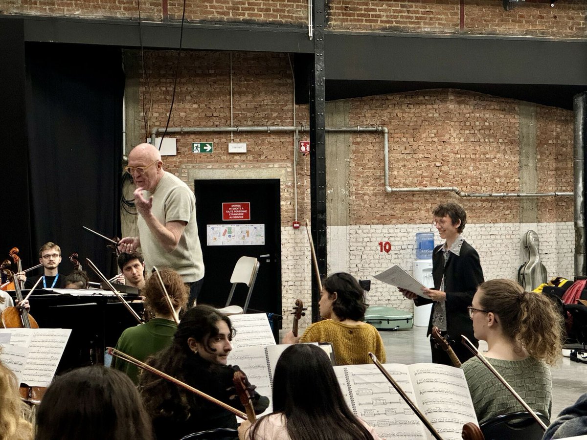 Preparing for the world premiere of 𝘌𝘜𝘛𝘖𝘗𝘐𝘈: first rehearsal in the presence of composer #AnneliesVanParys.

Thank you @bozarbrussels for this wonderful tour commission.
-
#euyospringtour2024 #anneliesvanparys #worldpremiere #newmusic #newworlds