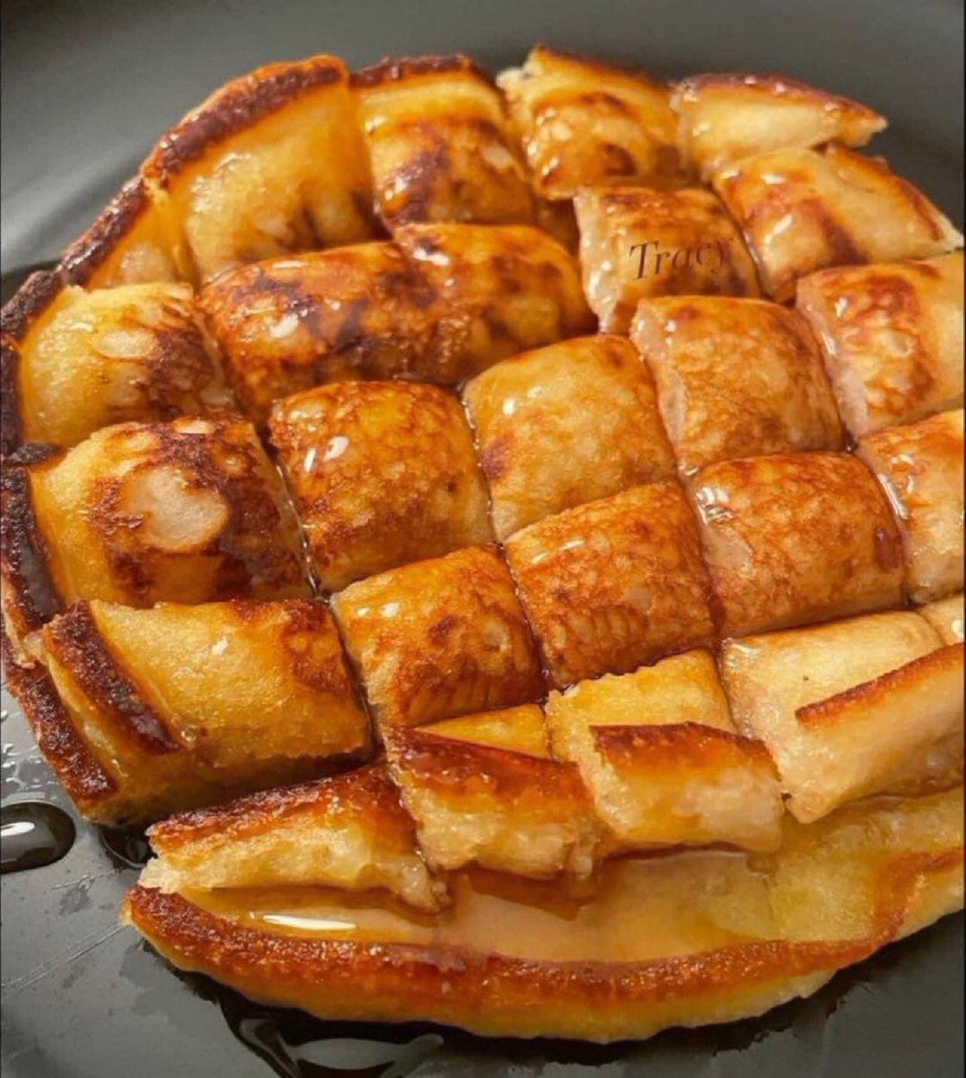 Whotfismick's tweet image. do y’all like Pancakes with crispy edges?