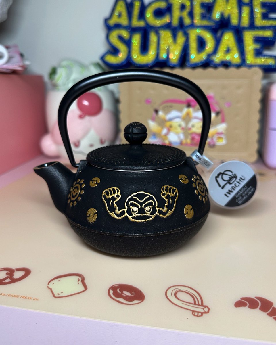 Geodude cast iron teapot 🪨🫖 Isitsubute (Geodude) is the prefectural mascot for Iwate. Iwate translates to “rock hand” which is why it is the perfect choice! This teapot was created by Iwachu, a company that manufactures modern ironware in Morioka, Iwate, Japan.