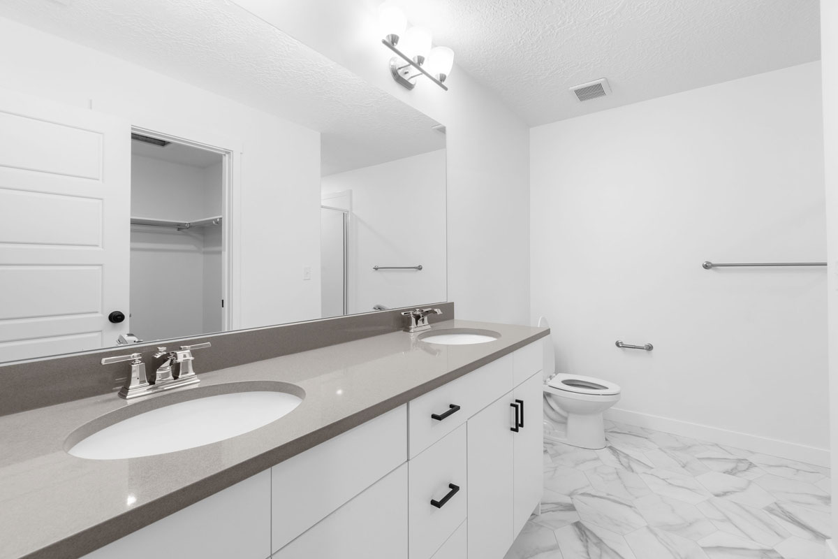 A large spacious bathroom perfect for busy mornings … who wouldn’t want this?!?! 

Under-construction townhomes with bathrooms like these available … CONTACT US for info! #libertyhomes #liveliberty #newtownhomesutah #utahhomebuilder #utahrealestate #utahhomes #utahhomesforsale