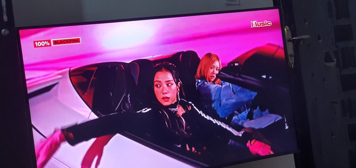 Look what #m6music playing 100 blackpink _ France really loves blackpink