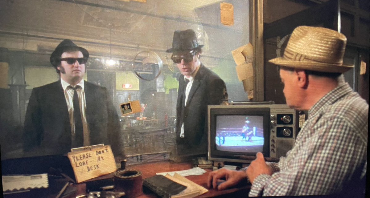 Movies that feature wrestling playing on TV. 🧵

The Blues Brothers  (1980)
#DanAykroyd #JohnBelushi
