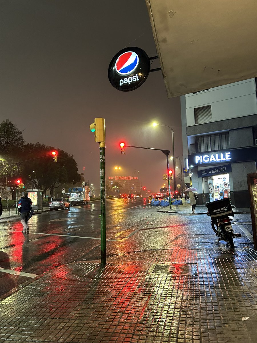 Otra noche lluviosa🌧️