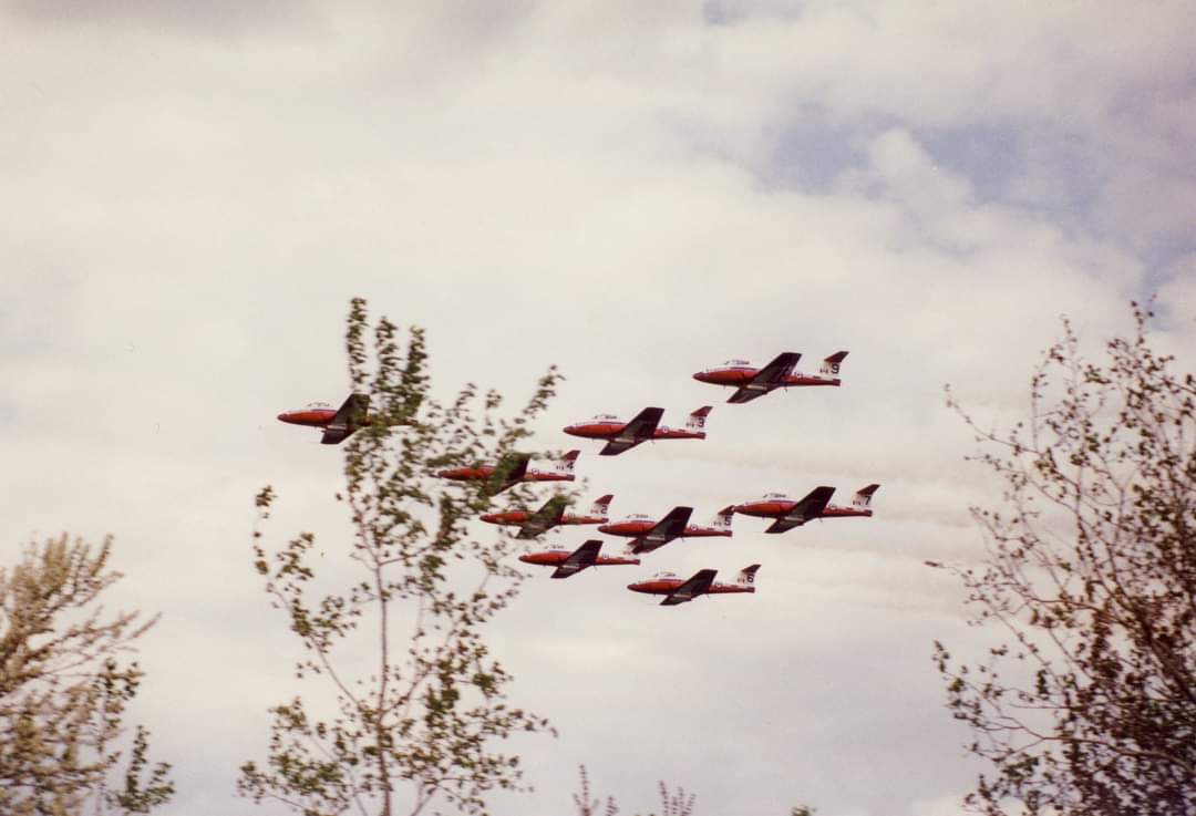 @pbontoast1 @CFSnowbirds No problem! Bring them on. My pic of them practicing for the 1992 New Brunswick International Air Show, at Canadian Forces Base Chatham. 🙂❤🇨🇦 @RCAF_ARC #RCAF100 @CanadianForces