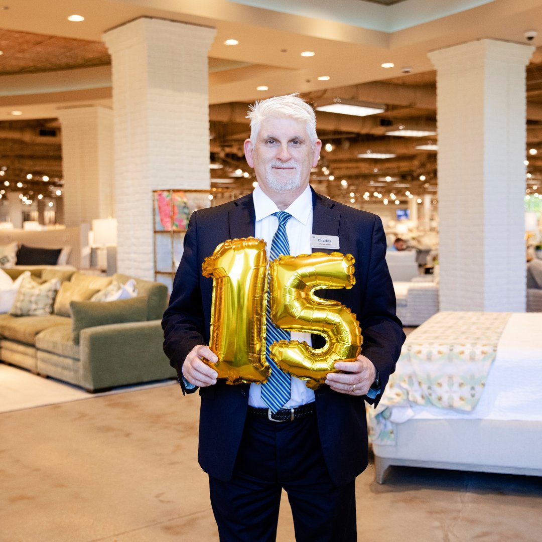 Happy Anniversary to our team member, Charles Holden! We appreciate your 15 years of service and dedication. 💙
#workculture #workanniversary #miskellyteam #jointheteam #careers #familyculture #teammemberappreciation #miskellyfurniture #familyownedcompany
