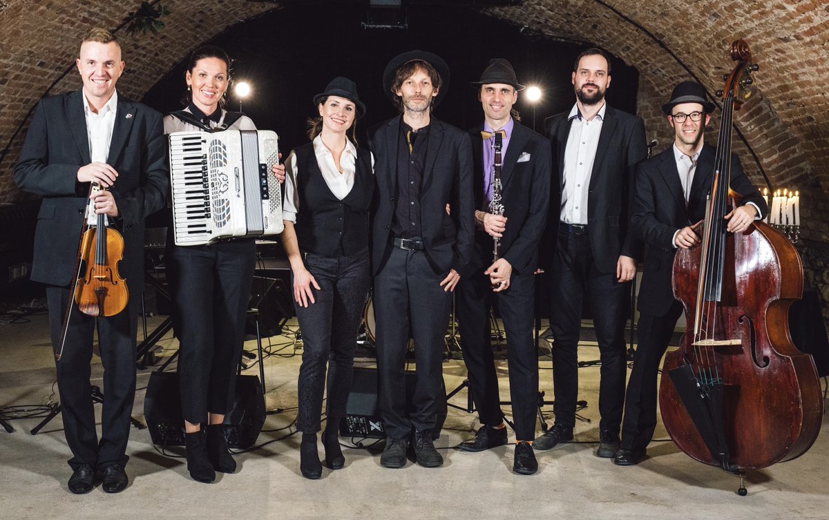 Next on #UES: The Slovak & Czech Heritage Festival! On Friday, Slovakia’s premiere Yiddish klezmer group, the Pressburger Klezmer Band, will perform an ecstatic concert and dance music celebrating multiple heritages. ✨Free w/RSVP: bit.ly/3y7dbJ4 #nightout #nyc #music