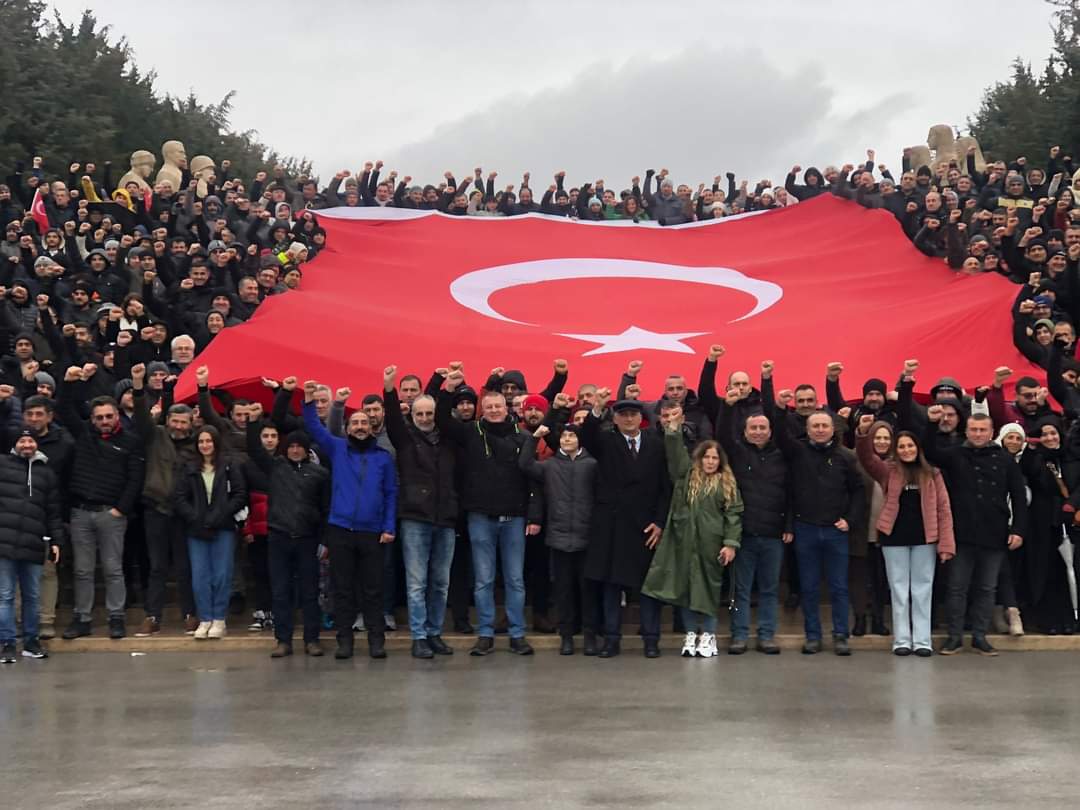 Meslek liselerinde yapılan staj sürelerinin sigorta başlangıç tarihi sayılmaması ciddi hak mağduriyeti oluşturmaktadır.Bu durumda olan yüzbinlerce kişi mağdur edilmiştir eşitlik ve adalet istiyoruz. Haklıyız Kazanacağız @eczozgurozel Emek Kutsaldır #ÇırakStajyer1MayıstaSahada