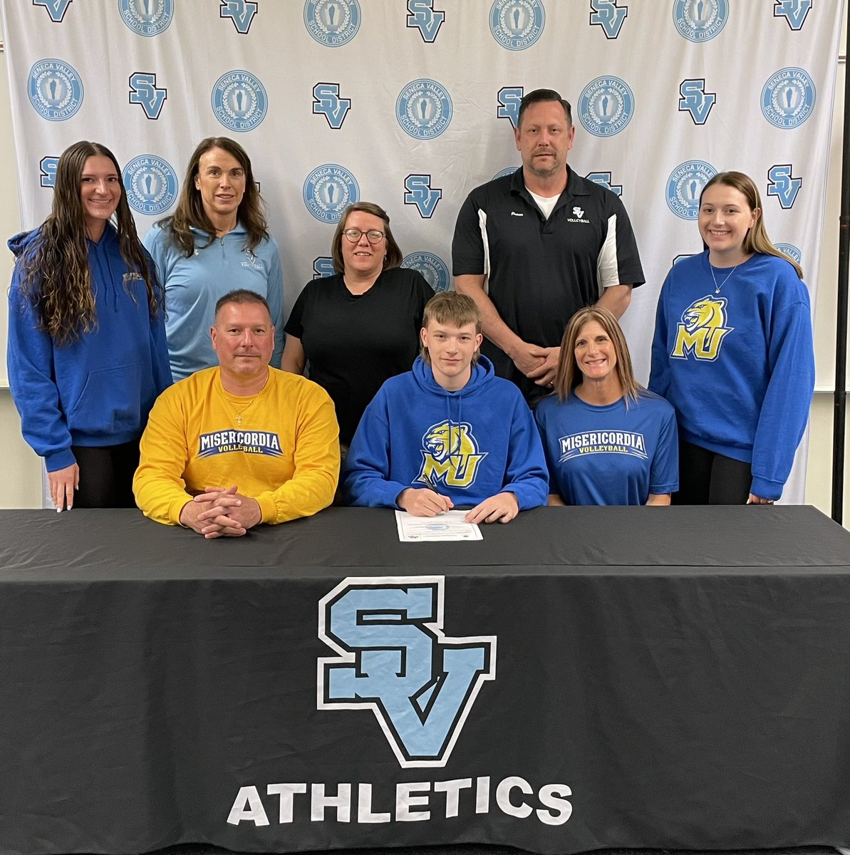 Peter Breski @peterbreski_888 makes his commitment official to attend Misericordia University @MisericordiaU to study Business and compete as a setter/right side hitter on the men’s volleyball team. Congratulations Peter! @MUCougars #SV24
