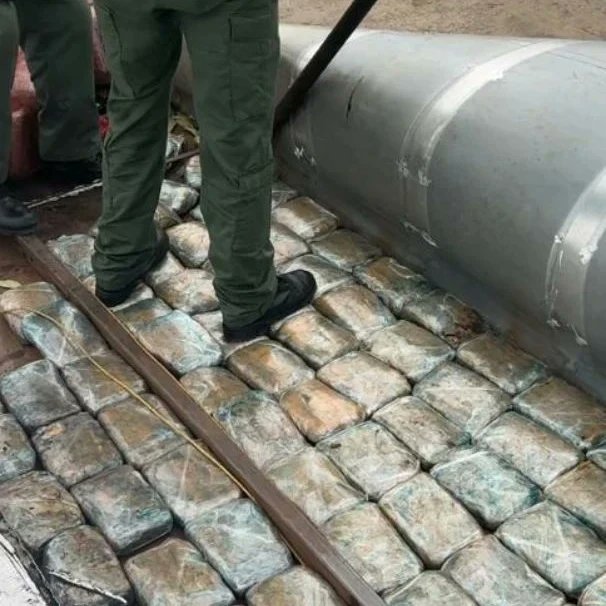 #Falcón|• GNB detiene a Wilmer Antonio Villasmil y a Joan José Briceño Barboza quienes, procedentes de Maracaibo y con destino a Punto Fijo, traían 296 panelas de marihuana ocultas en camión NPR.