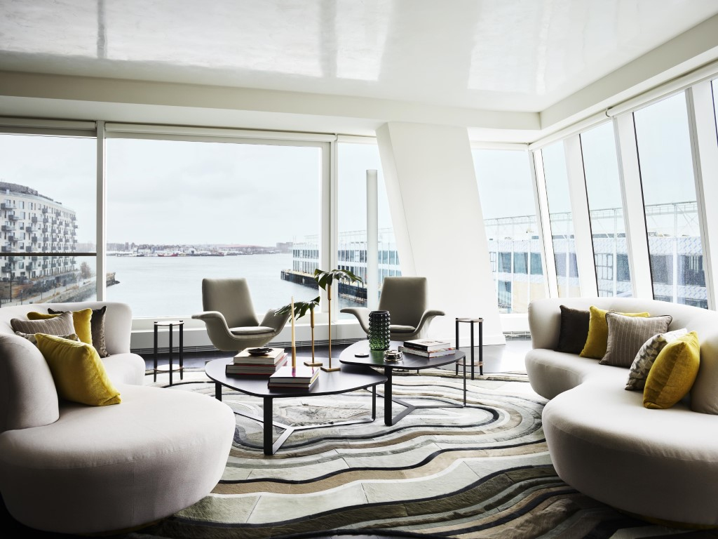 Bold Art and Curvaceous Shapes Give a Luxe Model Condo in Boston a Big Personality: Set majestically in the seaport, The St. Regis Residences, Boston, is one of the city’s most luxurious… dlvr.it/T6F5RY #HomeDesign #Boston via @OceanHomeMag AlmostHomeFL.com