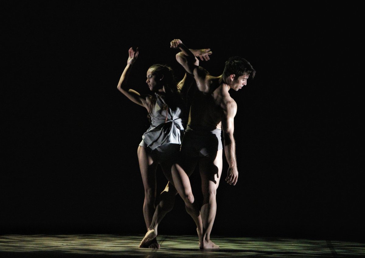 El 4 y 5 de mayo, presentaremos nuestro espectáculo “Ecléctico Cubano” en el Teatro Nacional de Danza de Budapest, (Nemzeti Táncszínház), Hungría. El show está integrado por las obras: 'Satori', 'Paysage, soudain, la nuit', 'Impronta', “Fauno”, y “De punta a cabo”.