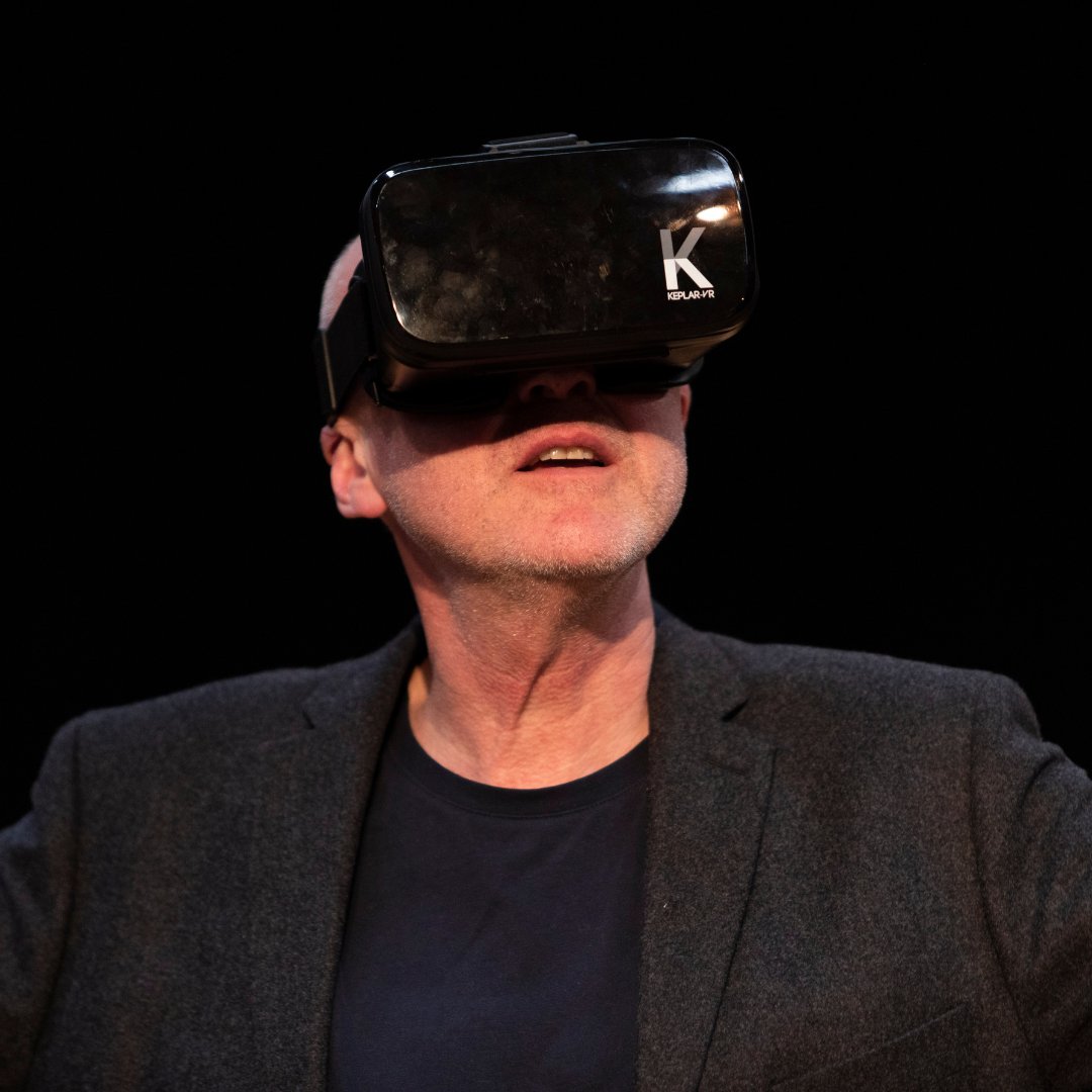 King Lear meets stand-up meets the metaverse. Truth’s a Dog Must to Kennel is a daringly unaccommodated piece of theatre that switches between scathingly funny stand-up and an audacious act of collective imagining. @thistimcrouch @mayfestbristol 🎫 bit.ly/3JvZ7LY