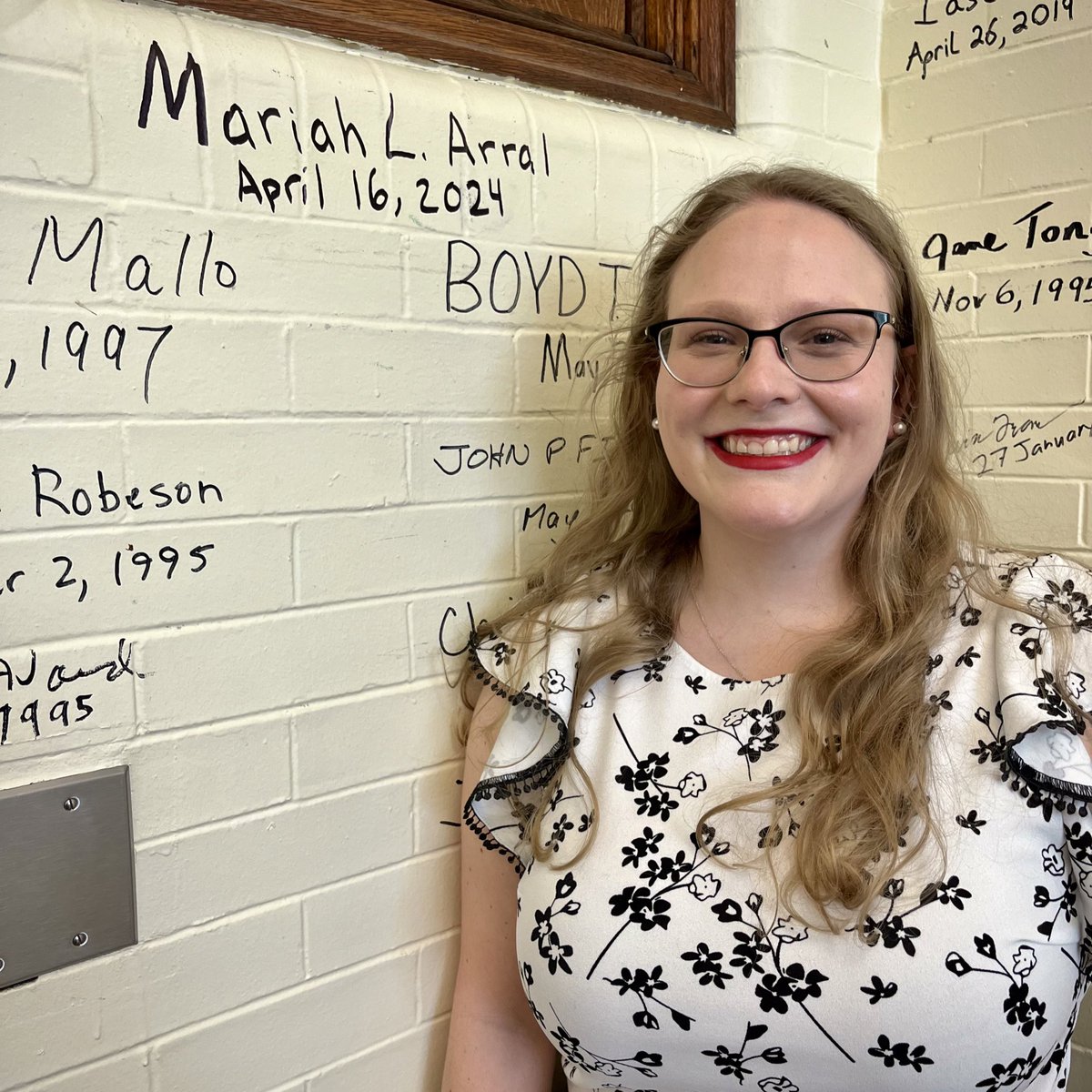 Hard to believe I defended my thesis two weeks ago and was able to sign the wall on the @CMU_ChemE grad lounge! Research is not possible without family, friends, and fantastic colleagues so I have many to thank ❤️