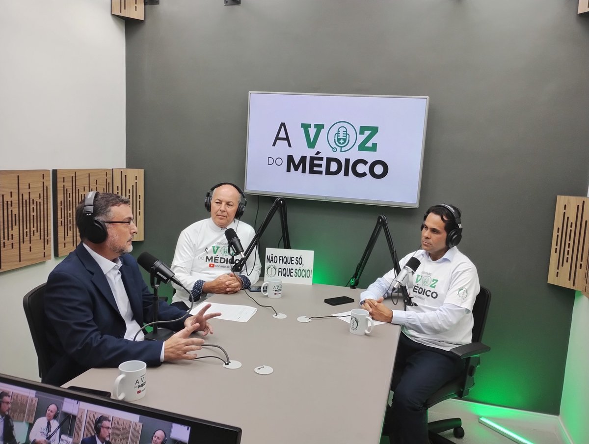 Gravação do 37° episódio do podcast A Voz do Médico, do Sindimed, com a incrível participação do médico alergologista Sérgio Luiz Oliveira. Em pauta, as últimas novidades sobre o uso medicinal da cannabis no SUS de Sergipe. 
 #Medicina #CannabisMedicinal #SUS #Sergipe'