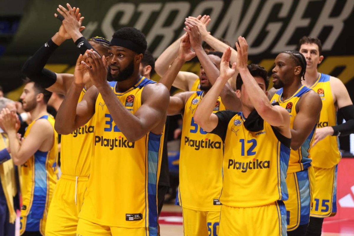 El Maccabi tumba al Panathinaikos y se acerca a la Final Four marca.com/baloncesto/eur…