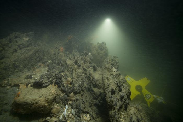 Een Britse onderwaterexpeditie gaat de belangrijke #mesolithische onderwater-vindplaats #BouldnorCliff onderzoeken. Deze vindplaats met de overblijfselen van een nederzetting met 8000 jaar oude botenbouwactiviteit ligt in de #Solent bij het #IsleofWight.
eurekalert.org/news-releases/…