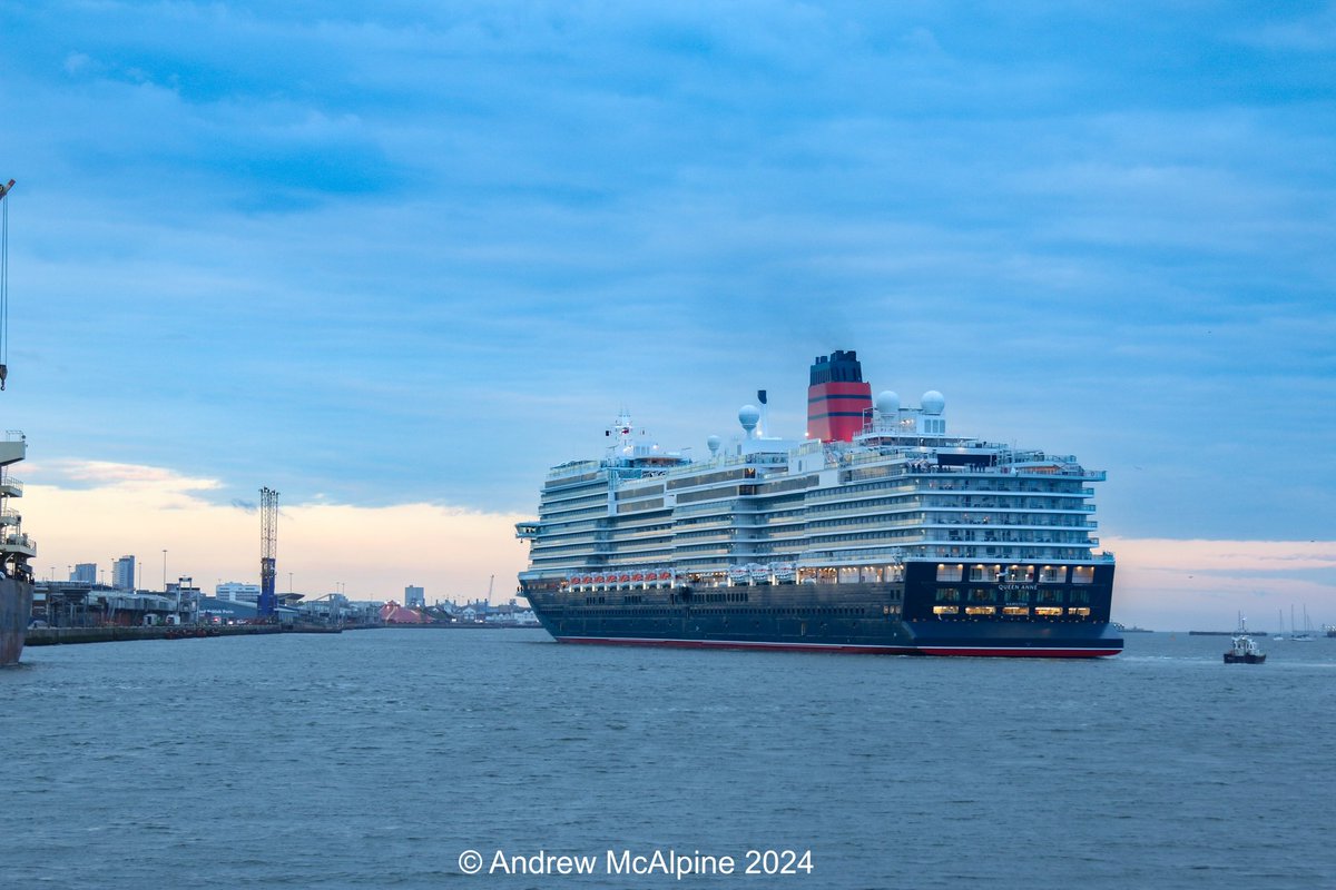 A few more images of @cunardline #QueenAnne as she arrived in #Southampton this evening.
#cunardline #Cun4rd #cruise #cruisenews
