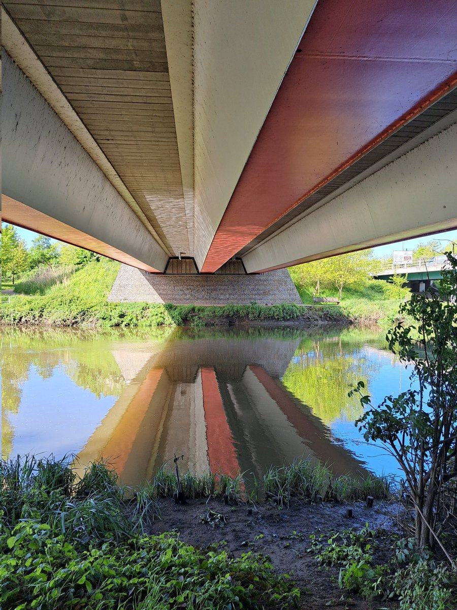 If Mark Rothko hung out by the River Lea