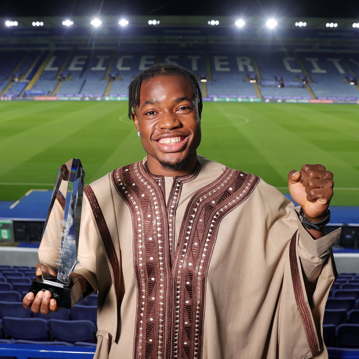 🇬🇭 Fatawu Issahaku wins Leicester City Young Player of the season award • 39 games • 32 big chances created • 13 assists • 6 goals In the Championship this season. He came (on loan), saw and conquered. ⚽️