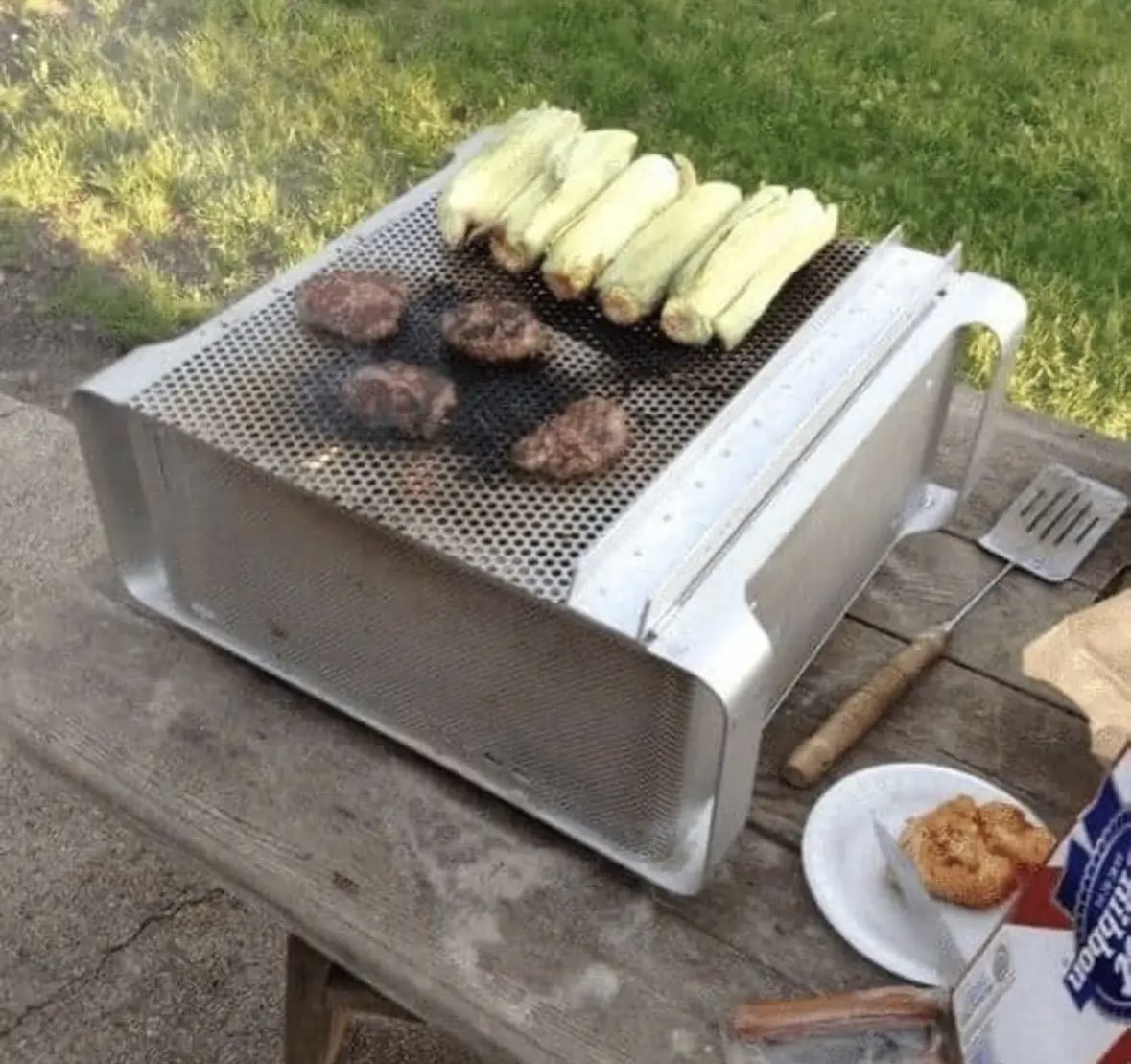 A Mac BBQ, the only good use for an Apple product 🤣🤣