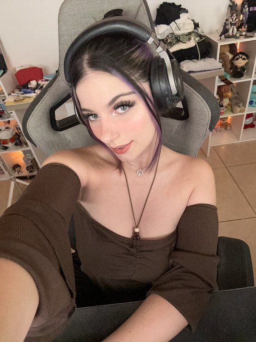 Selfies 📸 https://t.co/toKdlbnB3S<a href="/tag/cosplay"class="tags"><span>#cosplay</span></a><a href="/tag/onepiece"class="tags"><span>#onepiece</span></a><a href="/tag/nicorobin"class="tags"><span>#nicorobin</span></a>