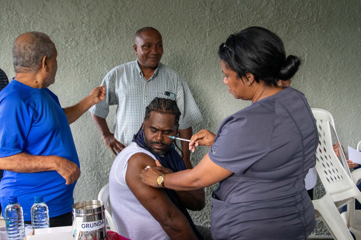 Equipo CAASD en conjunto con la ASP-CAASD realizó una jornada médica en el Departamento Operaciones Este, con el objetivo de mejorar las condiciones de salud de los servidores. ¡La salud y seguridad de nuestros colaboradores es nuestra prioridad! 👷💧