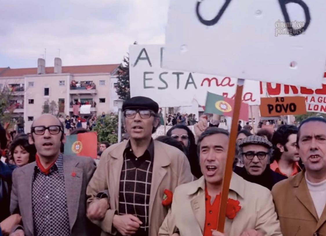 comculturaearte's tweet photo. José Saramago, José Cardoso Pires e José Mário Branco no primeiro 01 de Maio em liberdade, poucos dias depois da Revolução do 25 de Abril de 1974

Documentário “As Armas e o Povo” (1975) https://t.co/0EW6dvcihb