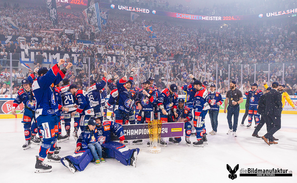 #dieBildmanufaktur congratulates the newly crowned Swiss ice hockey #champions @ZSCLions on their great success in the 2023/2024 #NationalLeague season. Let the corks pop! 🥳🥳

#Champions #Schwizermeister #Playoff #ZSCLions #ZSC #Mirsindzüri #Playoffs #Champs #Legends

To the