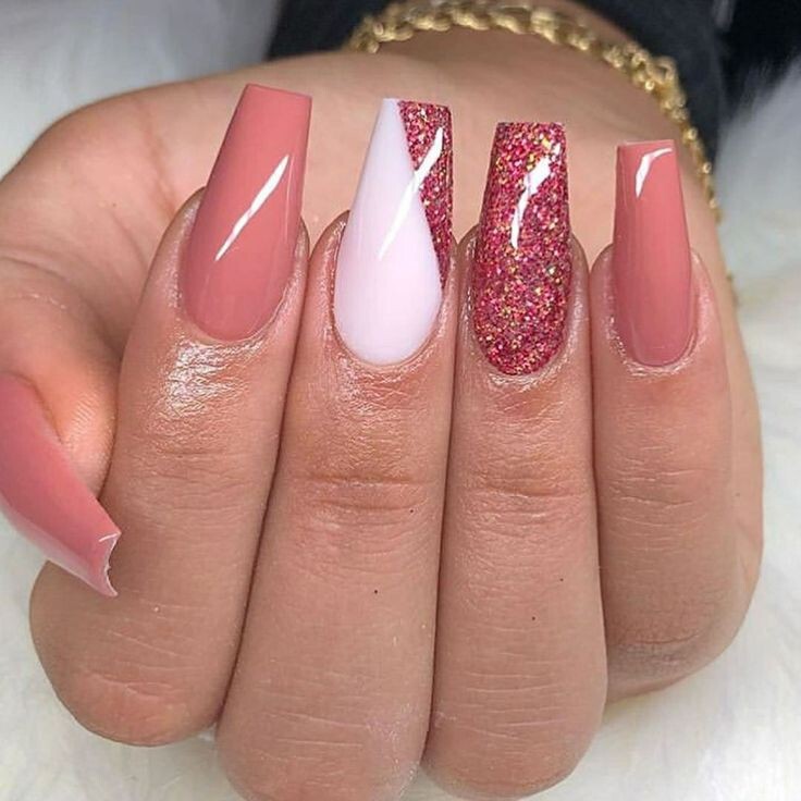 Rate these fingernails 💅 1-10.✏️  beautytippz.com  #fingernails #nailcolor #beautytips  #beautytips #fashion