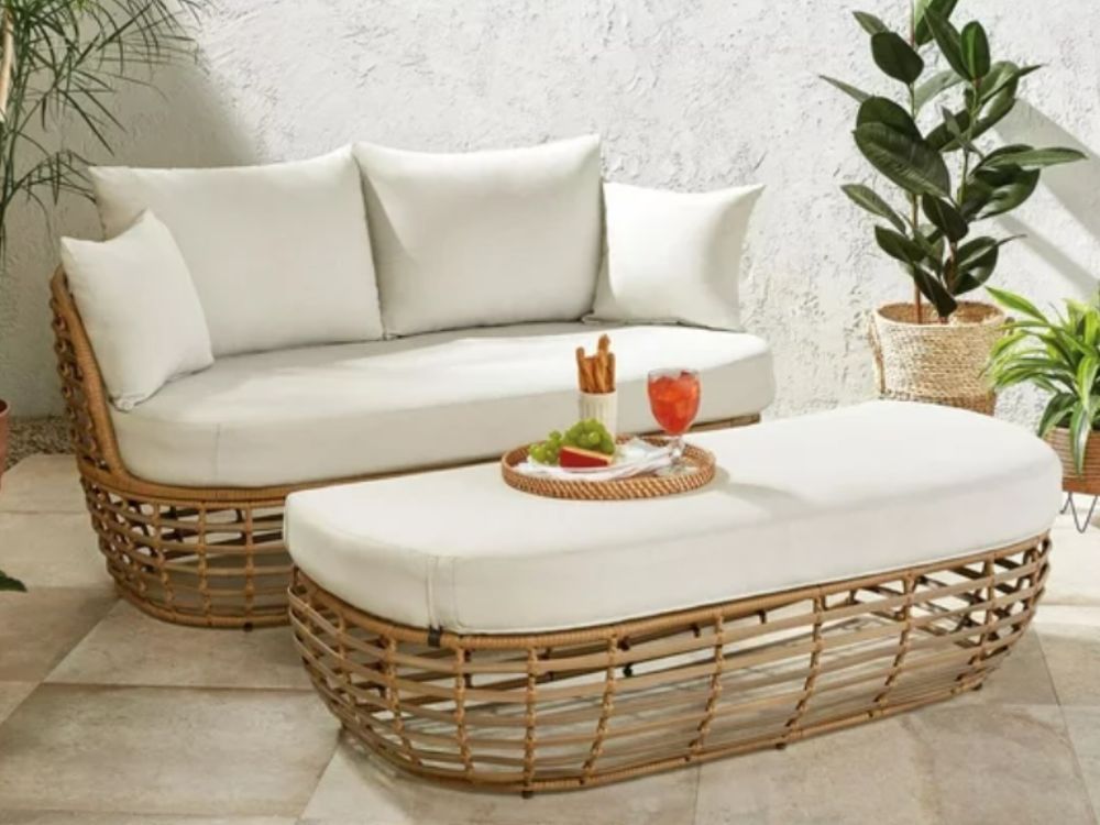 Walmart makes patio furniture from recycled materials nationalpost.com/shopping-essen…