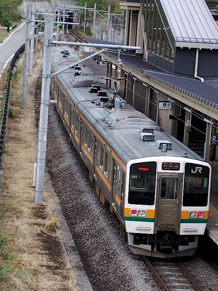 高崎車の２１１､久々に撮りましたわ (^_^;)
Ａ６１編成 ５２４Ｍ